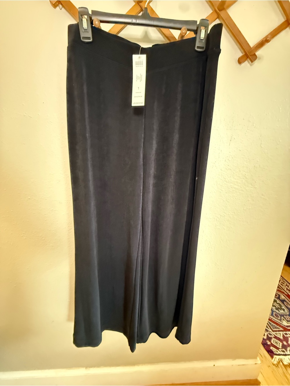 Chico's Travelers Black Wide Leg Pabts with Smooth Draped Silhouette